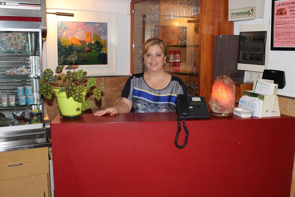 Hostal Montserrat Tona Exterior foto