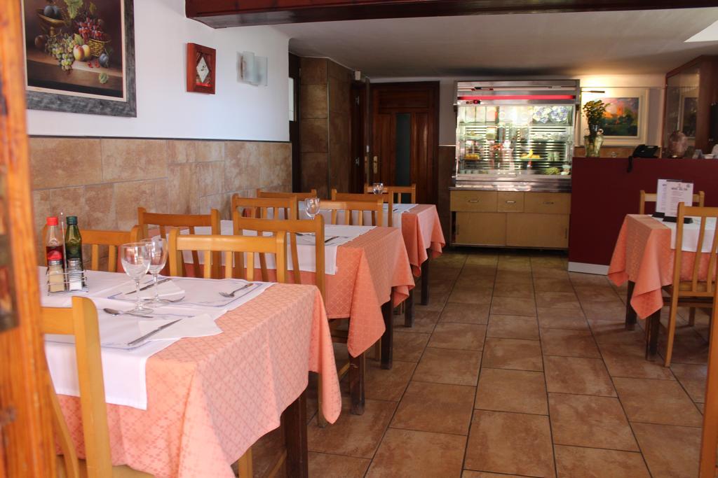 Hostal Montserrat Tona Exterior foto